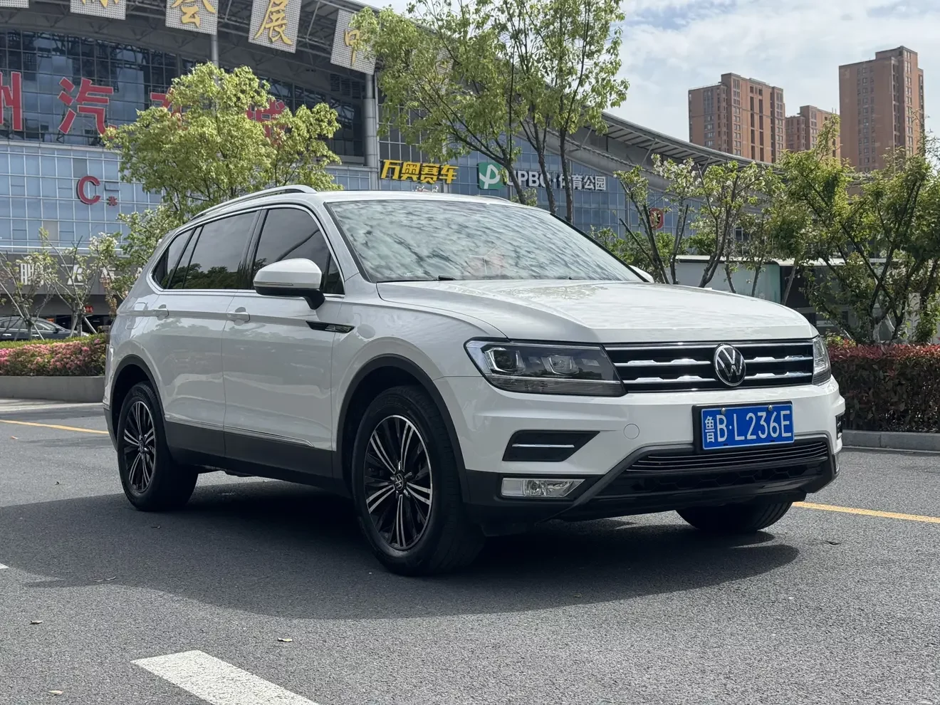 Volkswagen Tiguan L