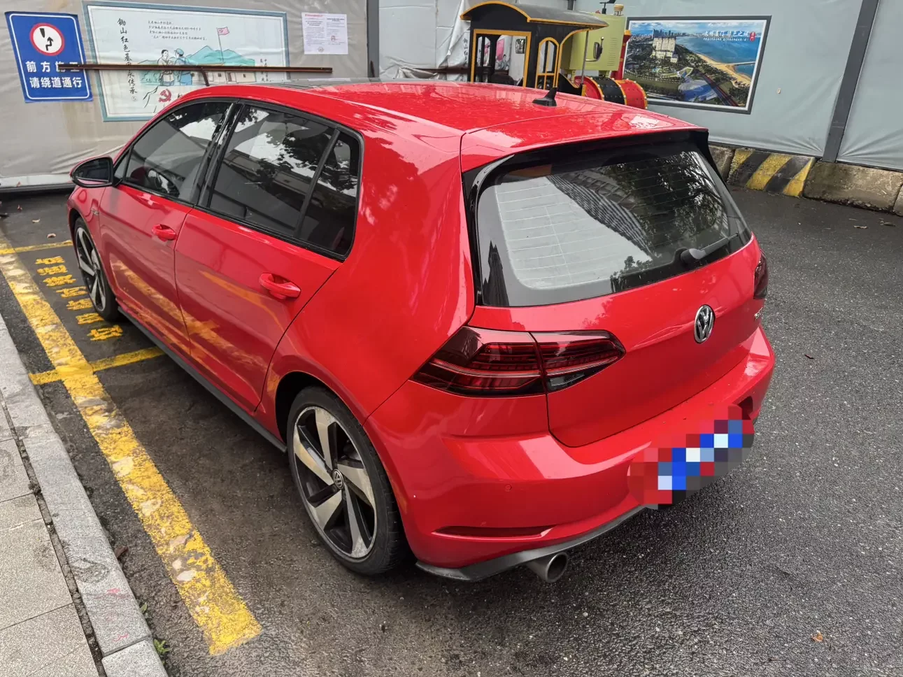 Volkswagen Golf GTI