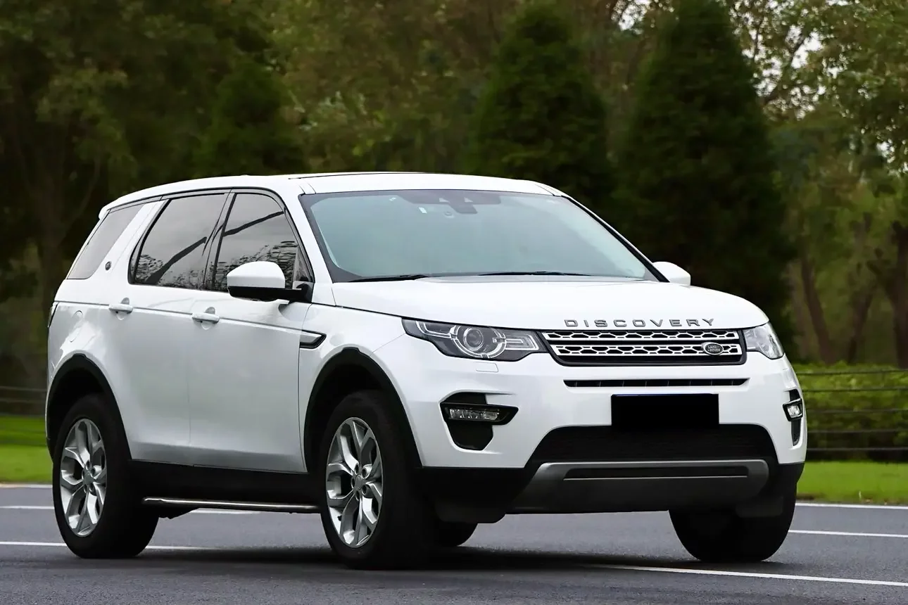 Land Rover Discover the magic