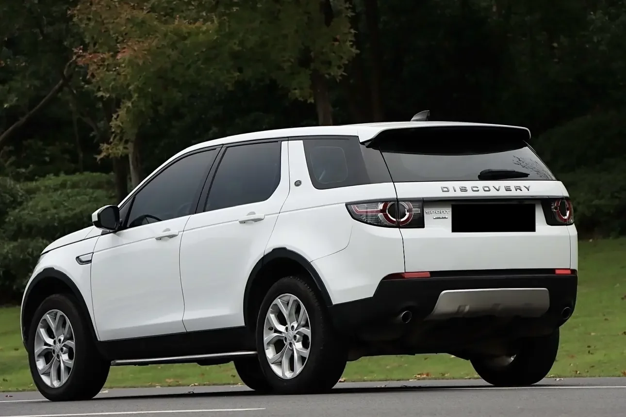 Land Rover Discover the magic