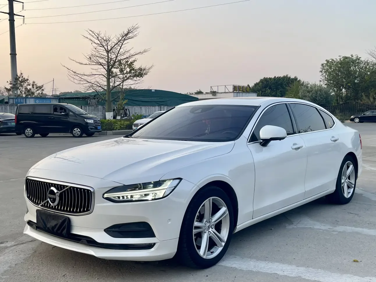 Volvo S90