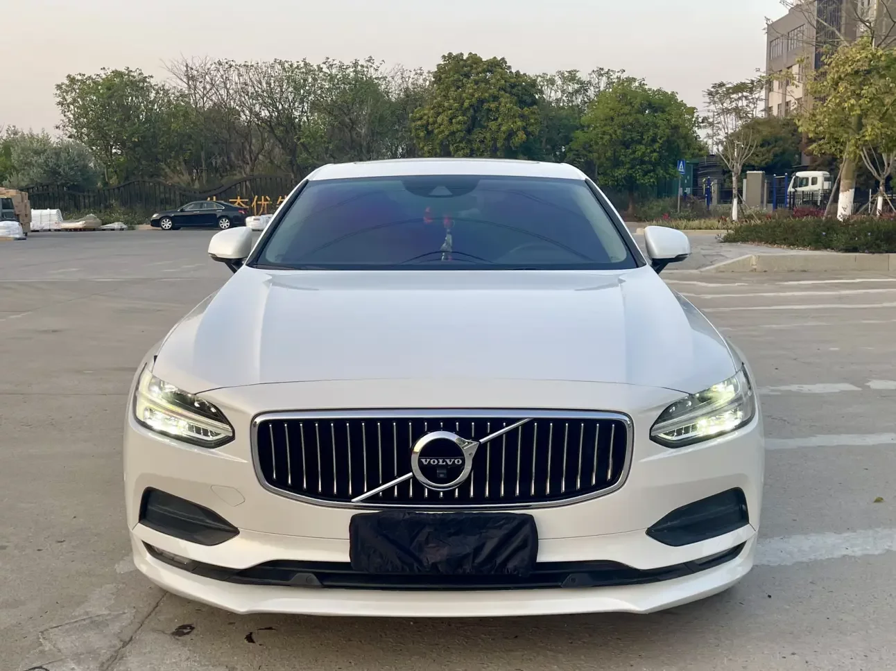 Volvo S90