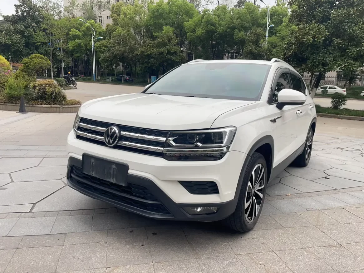 Volkswagen Tharu