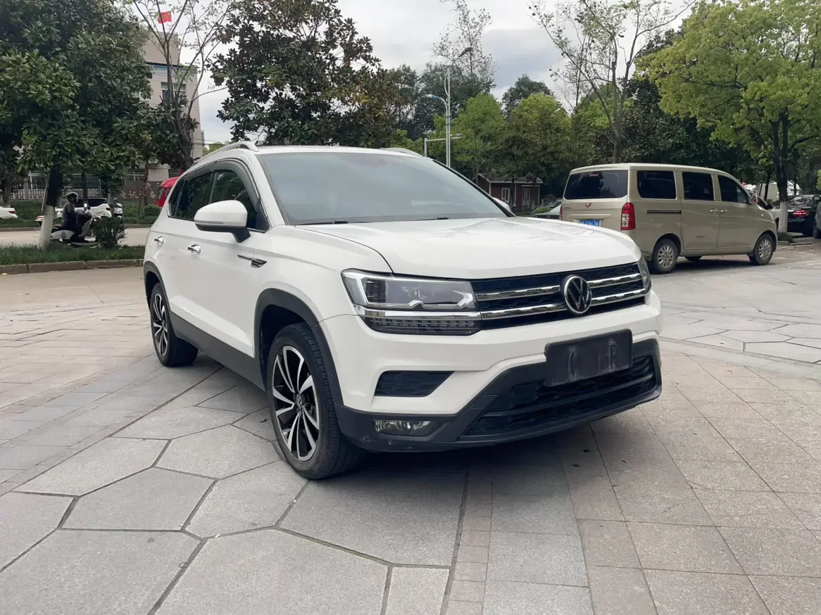 Volkswagen Tharu
