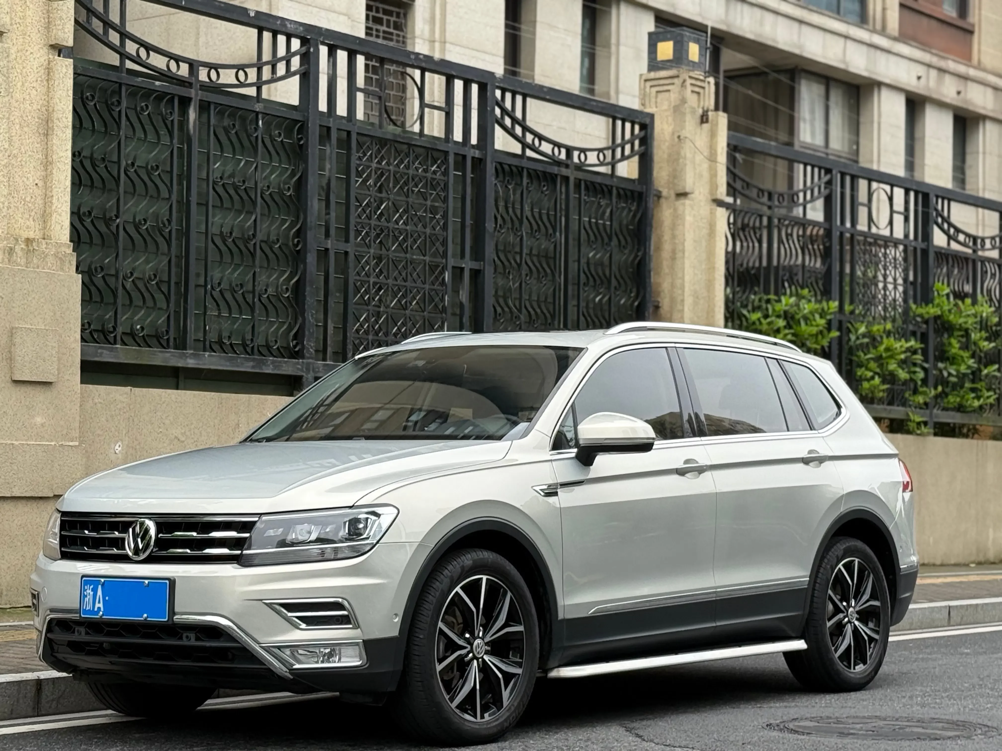 Volkswagen Tiguan L