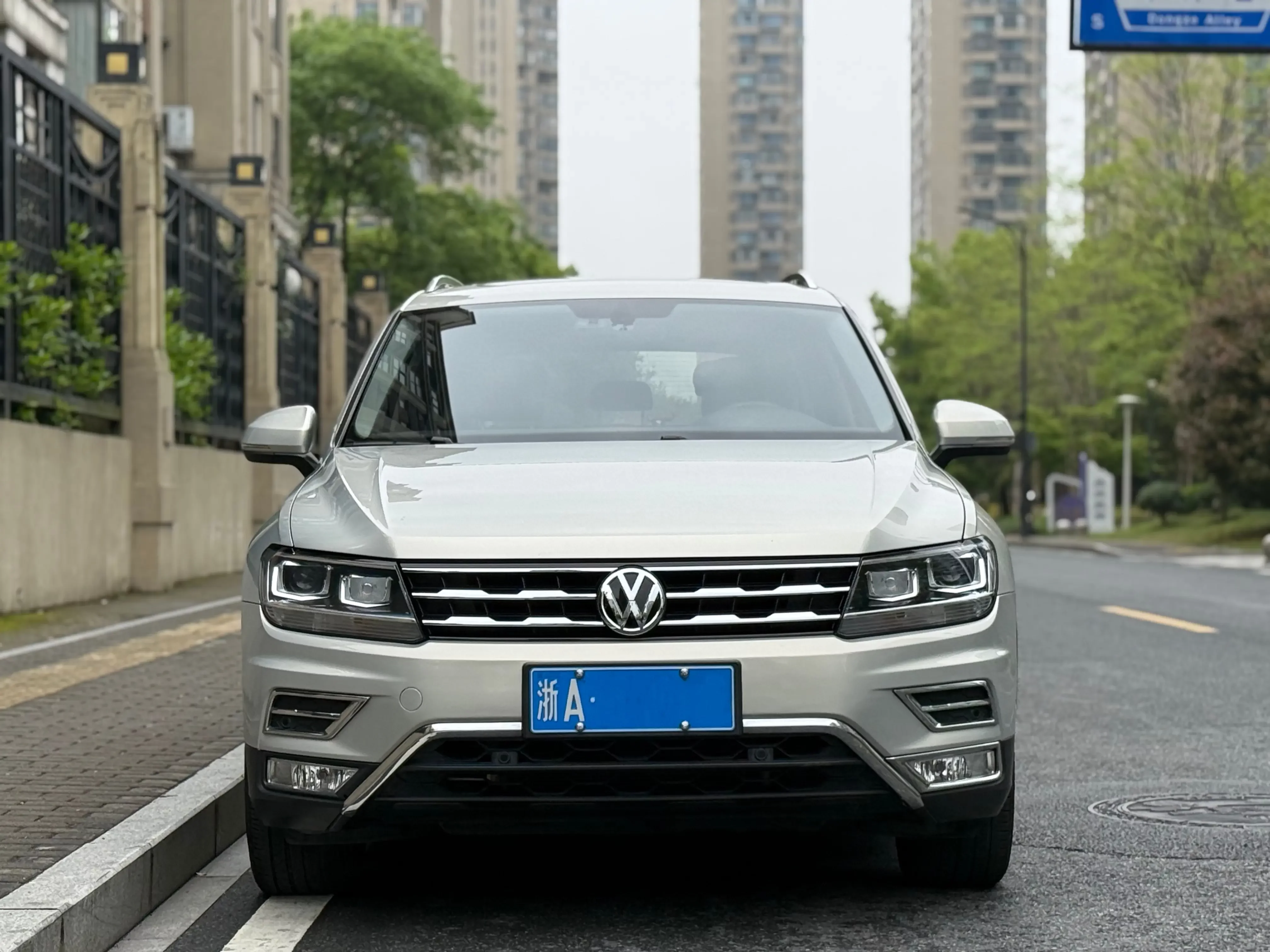 Volkswagen Tiguan L