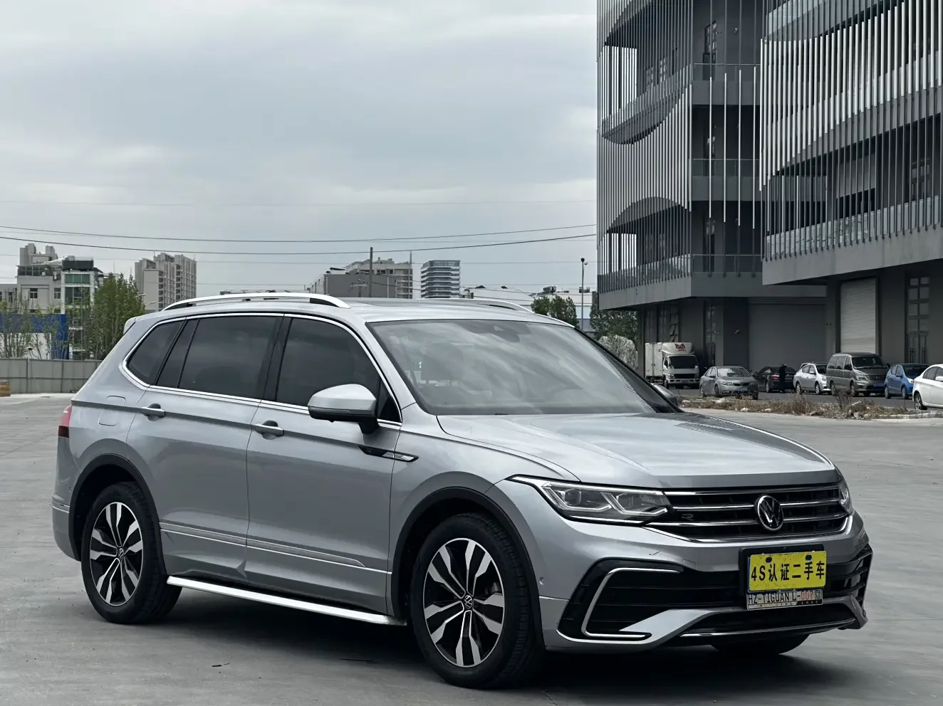 Volkswagen Tiguan L