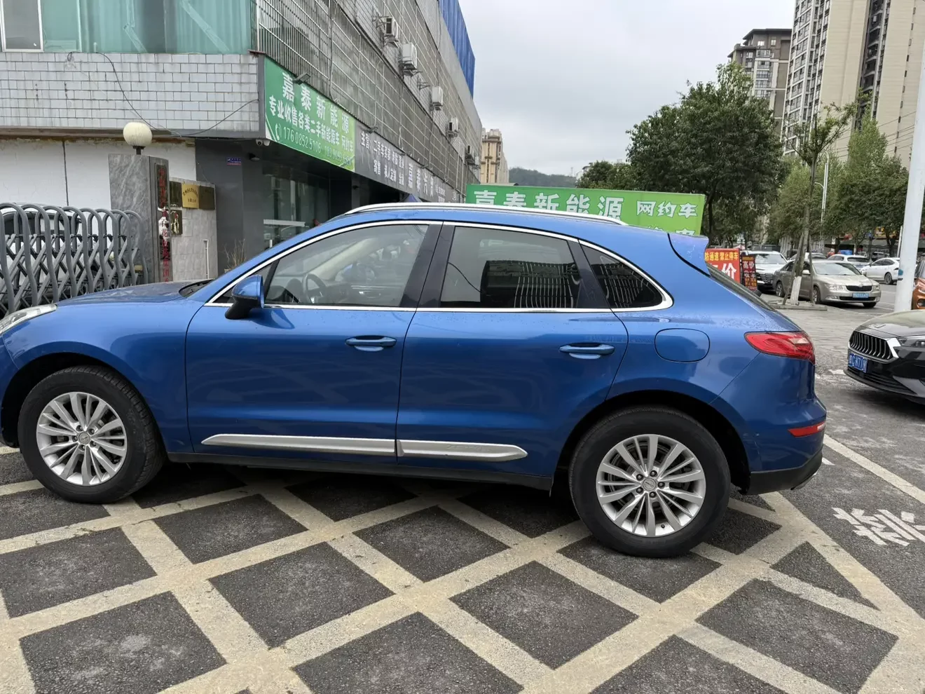 Zotye SR9