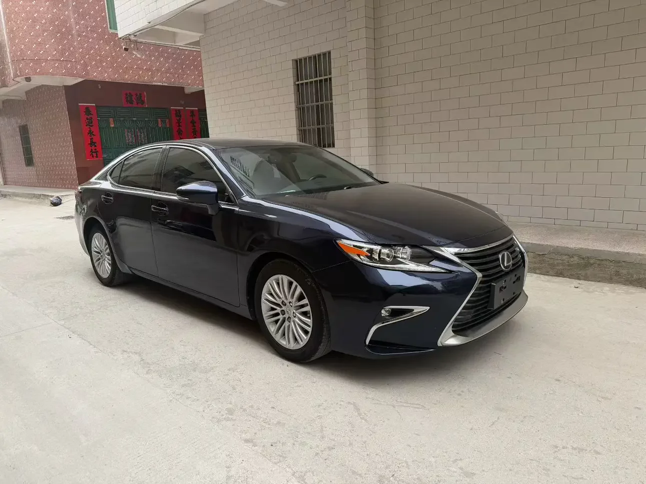 Lexus ES