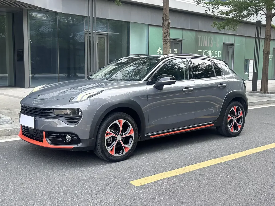 Lynk & Co 02