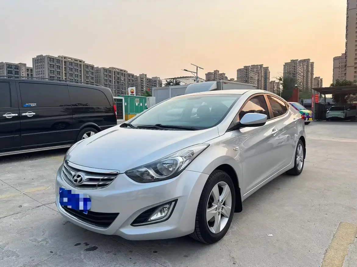 Hyundai Elantra
