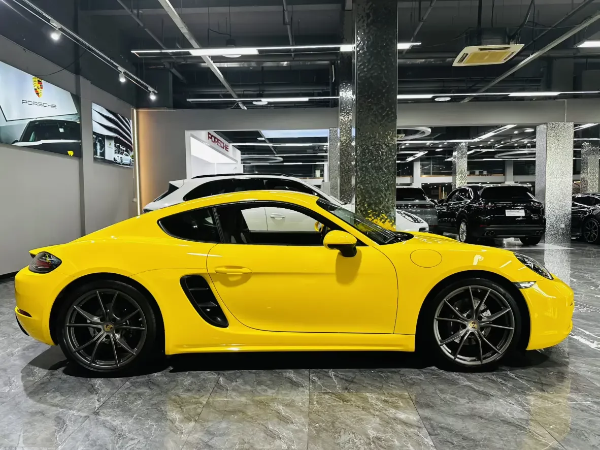 Porsche 718
