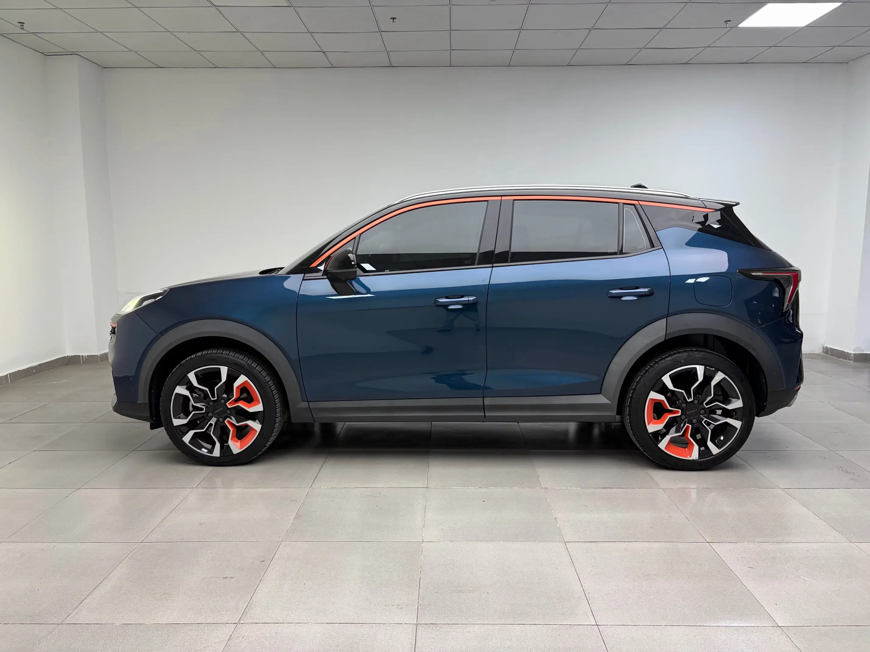 Lynk & Co 06