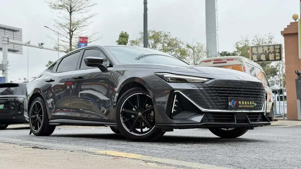 Changan UNI-V
