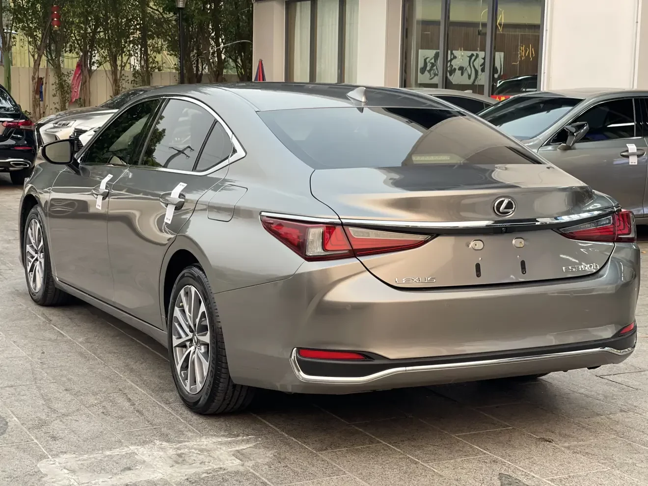 Lexus ES