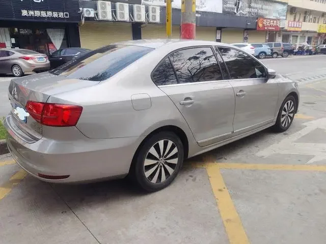 Volkswagen Sagitar