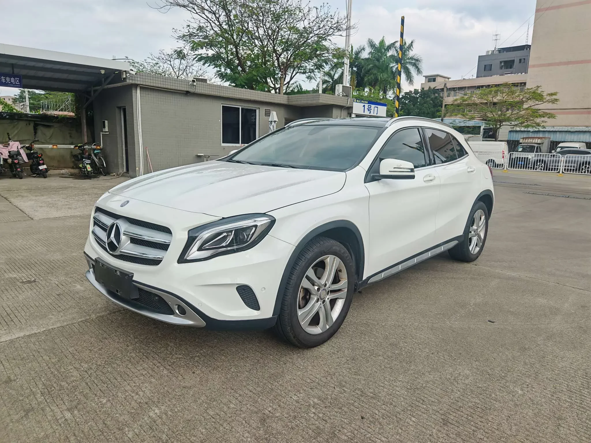 Mercedes-Benz GLA