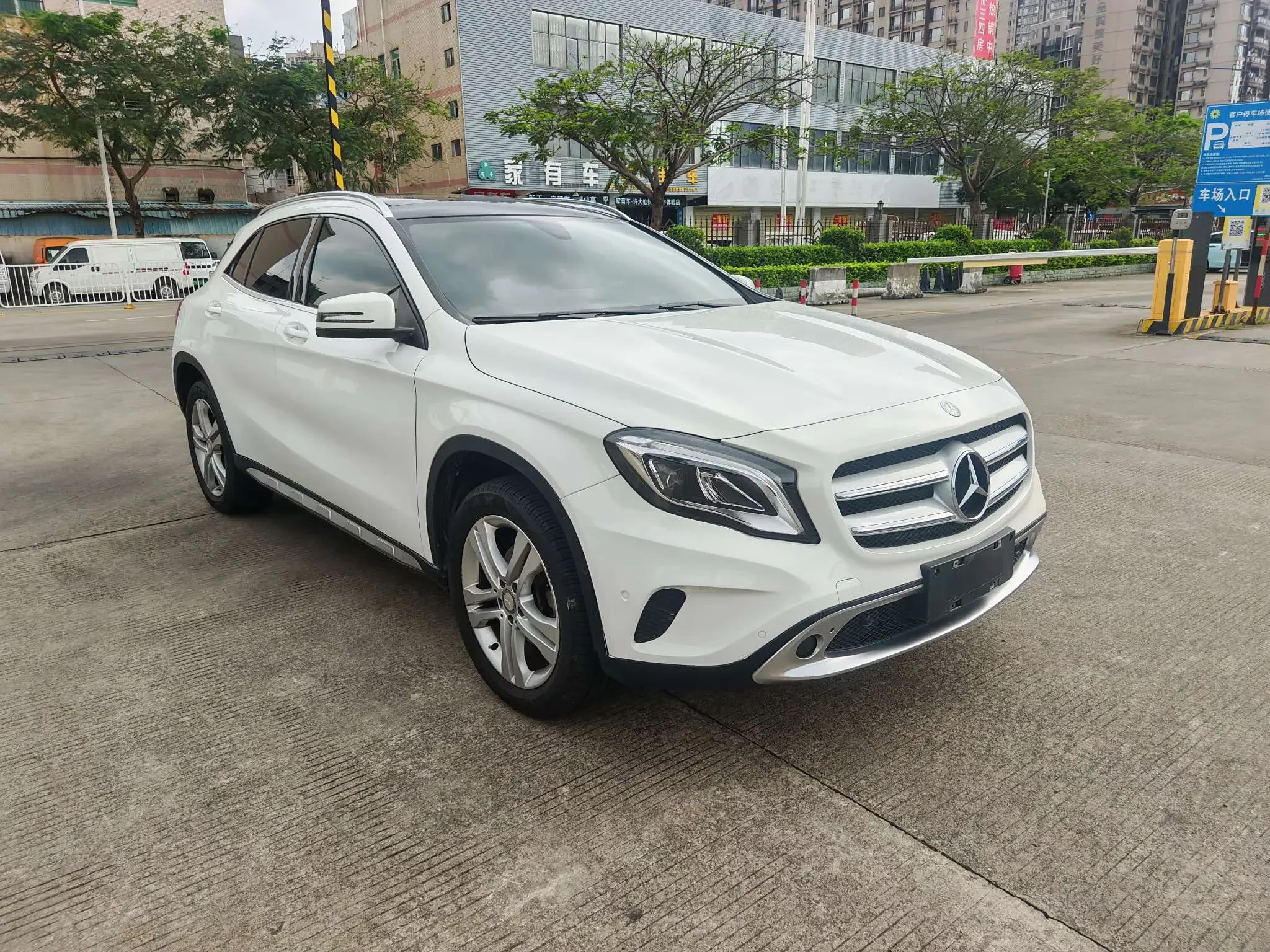 Mercedes-Benz GLA