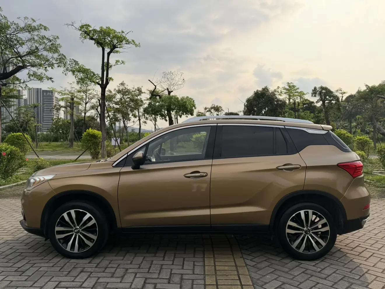GAC Trumpchi GS4