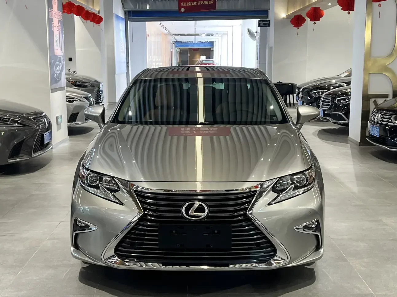 Lexus ES