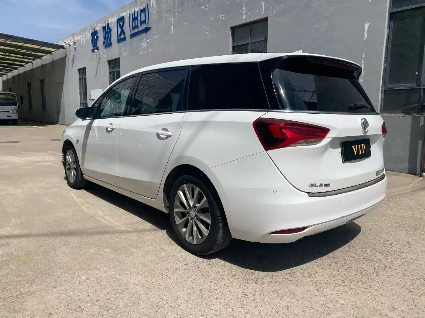 Buick GL6