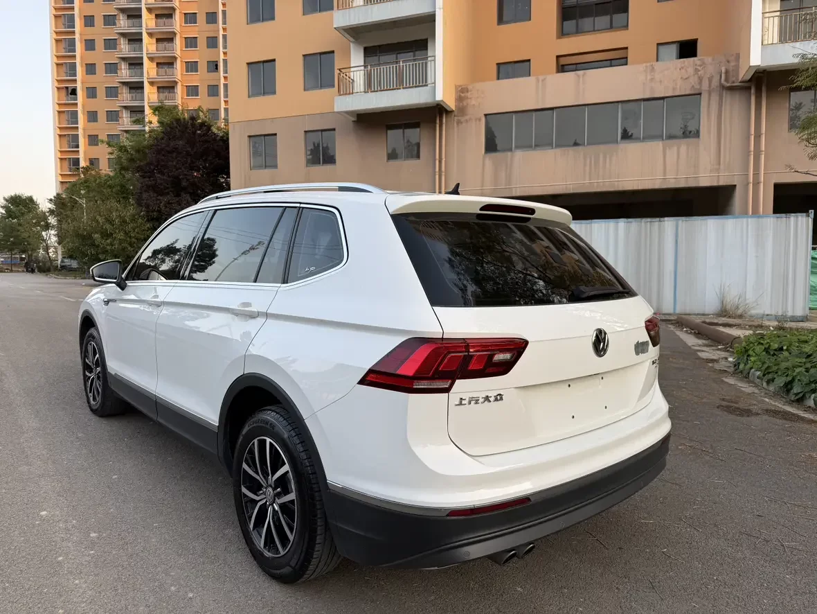 Volkswagen Tiguan L