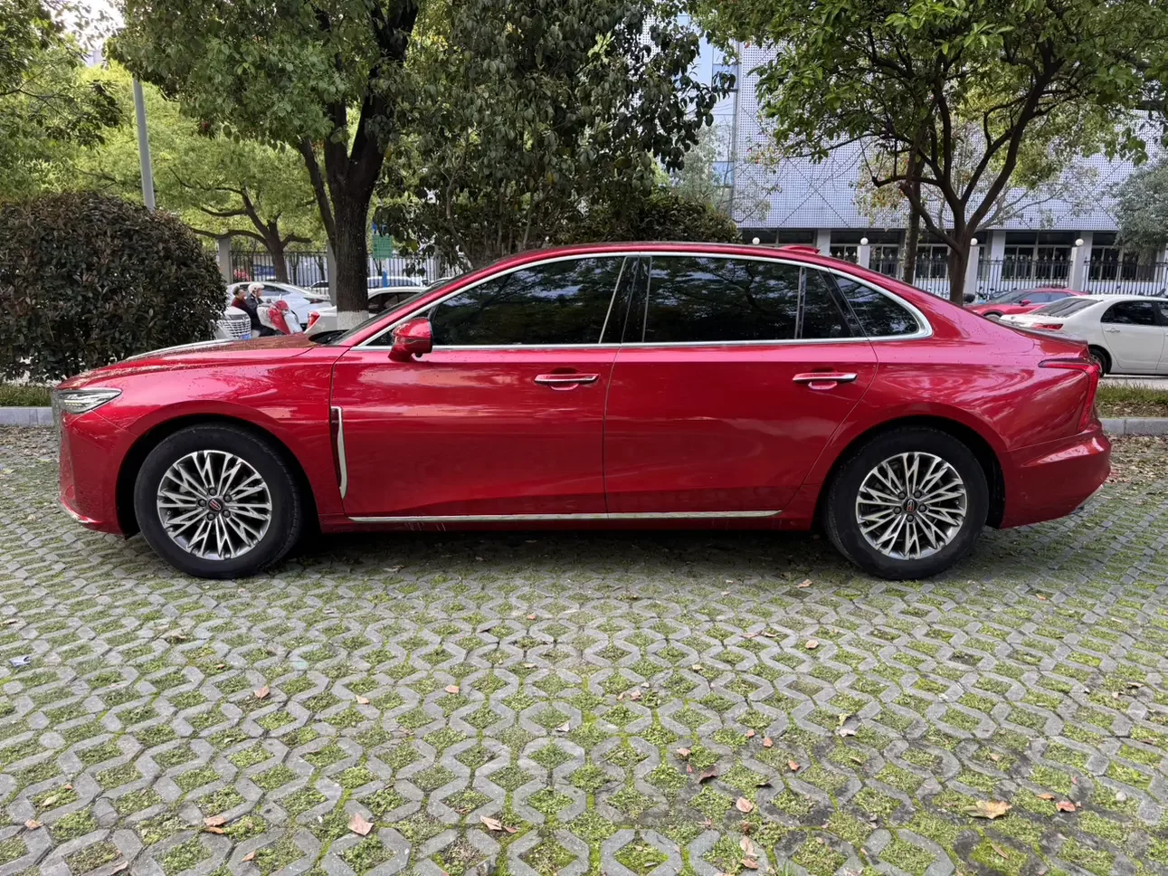 Hongqi H5