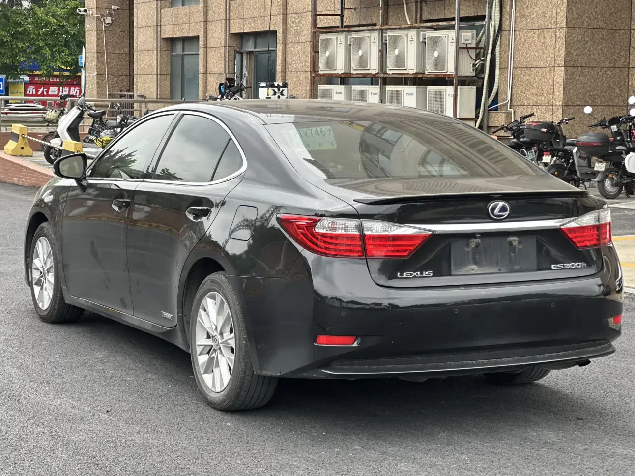Lexus ES