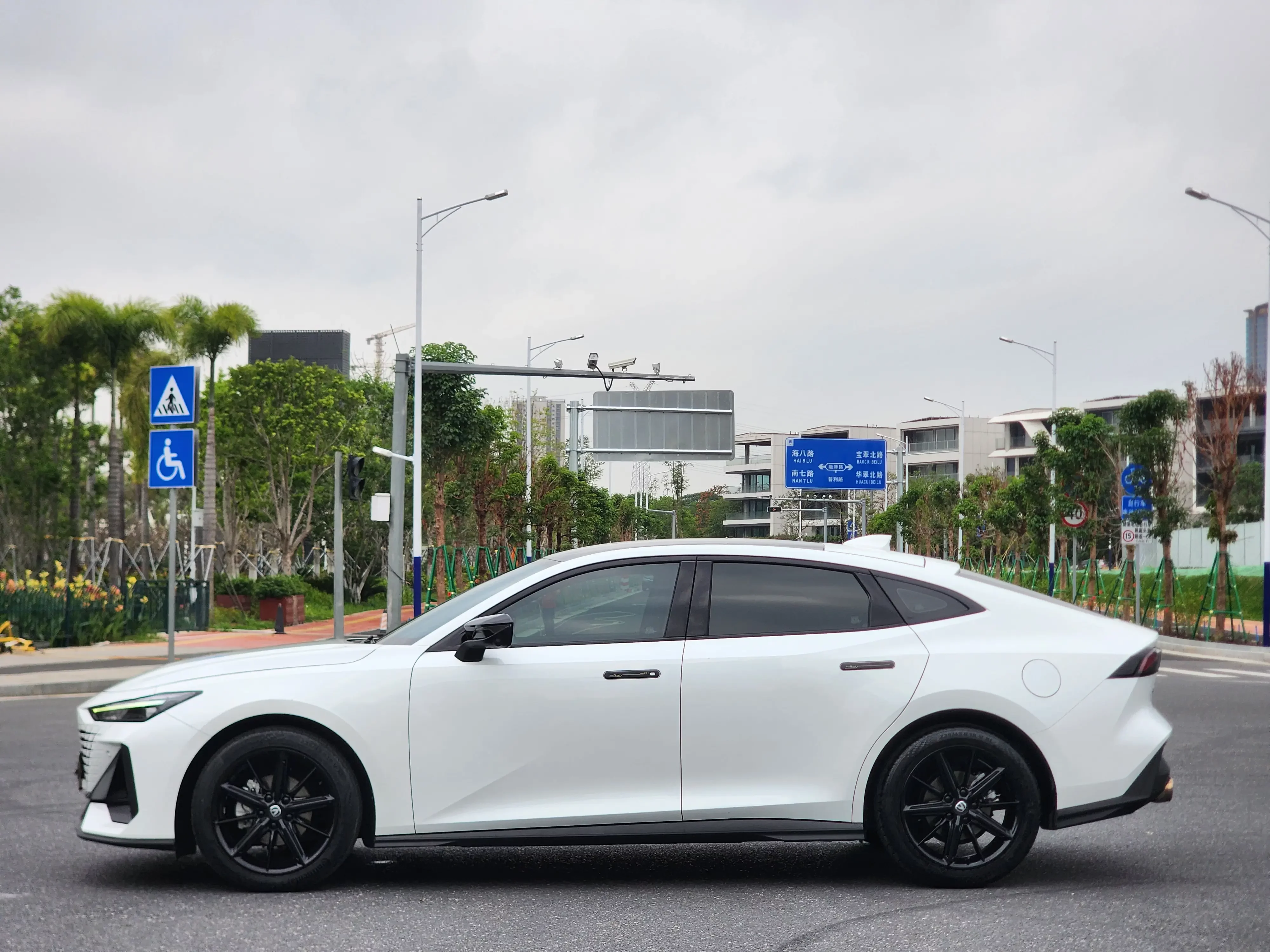 Changan UNI-V