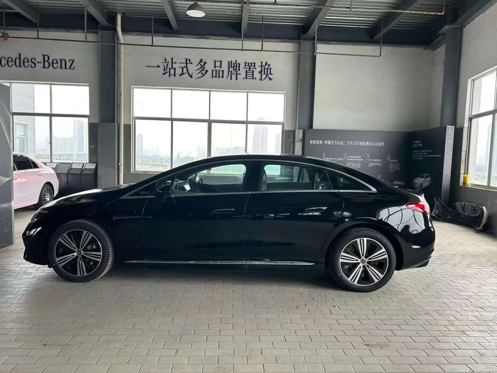 Mercedes-Benz EQE