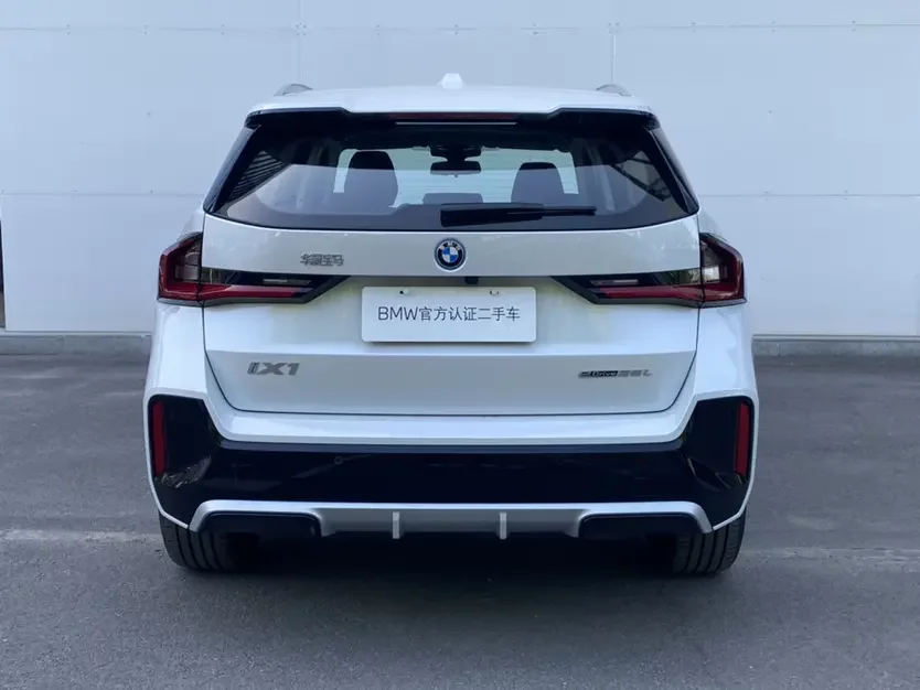 BMW iX1