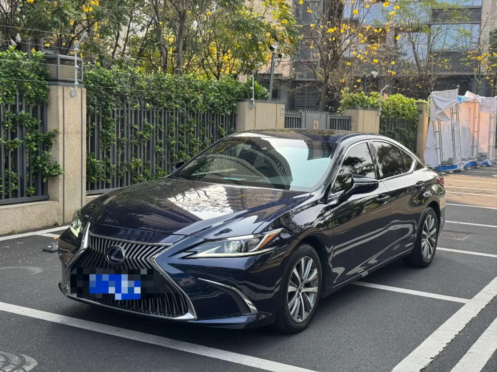 Lexus ES