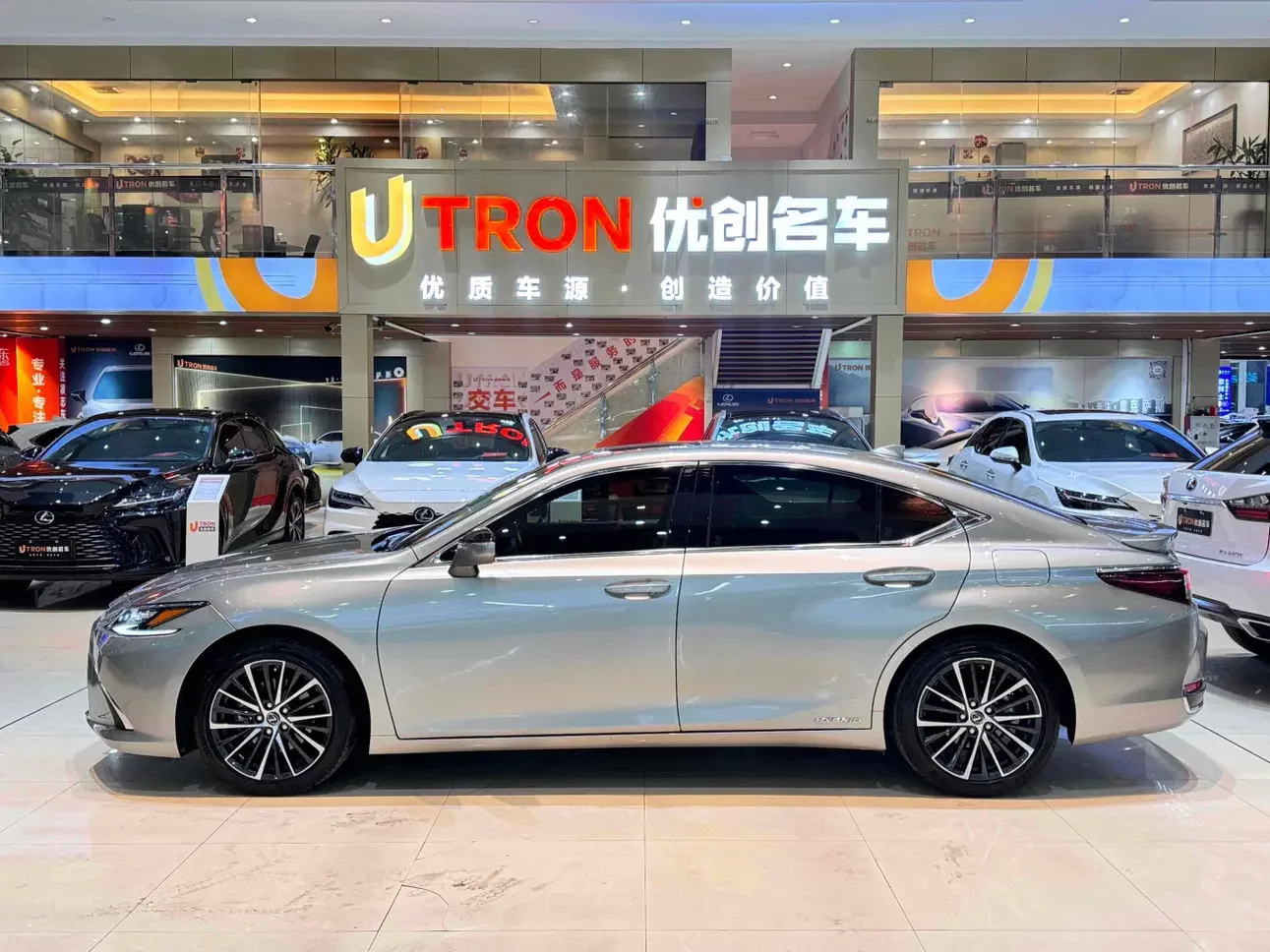 Lexus ES
