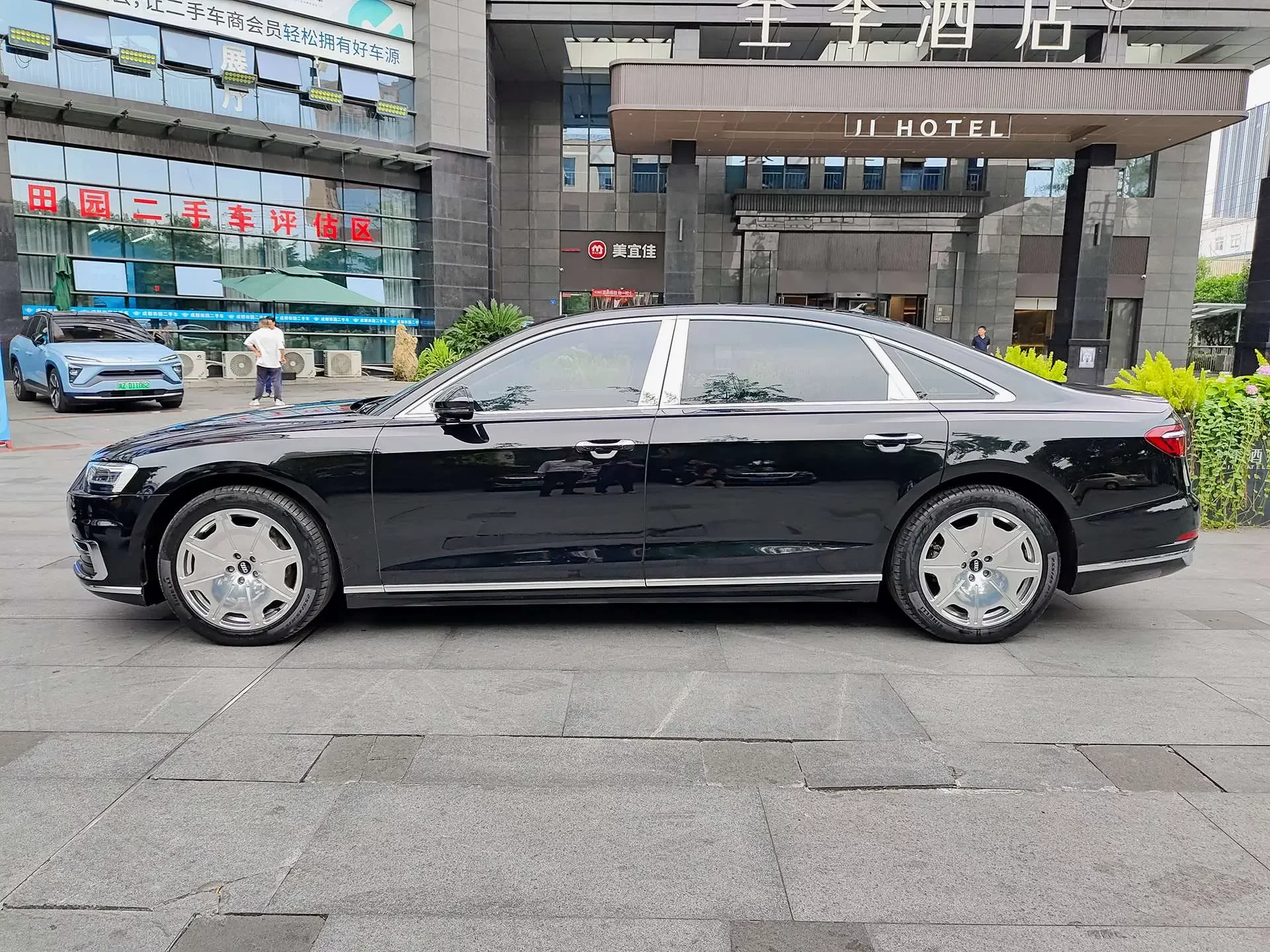 Audi A8
