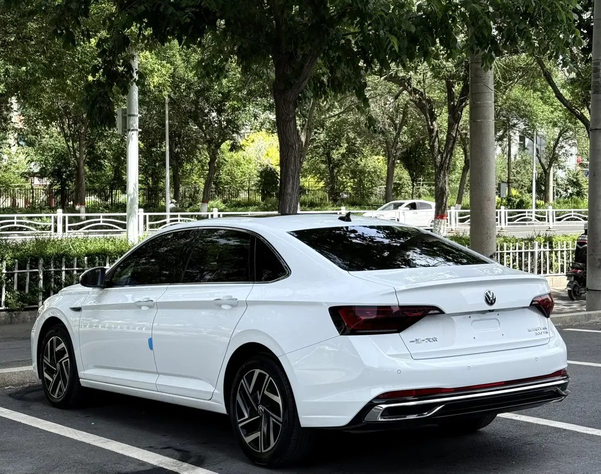 Volkswagen Sagitar