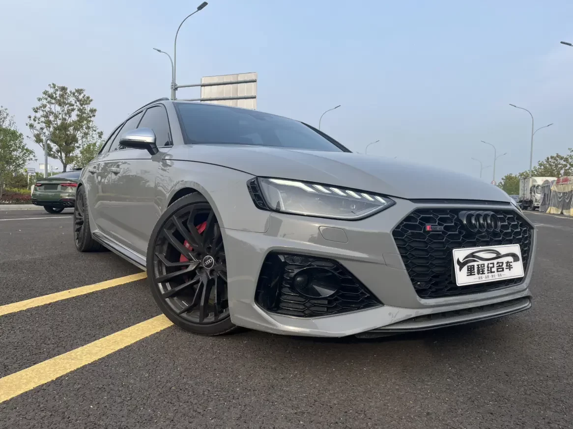 Audi RS 4