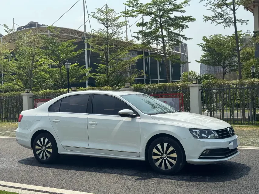 Volkswagen Sagitar