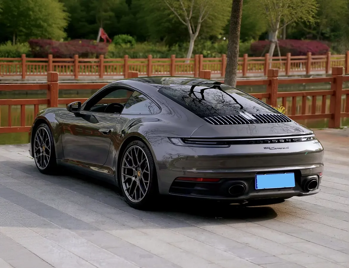Porsche 911