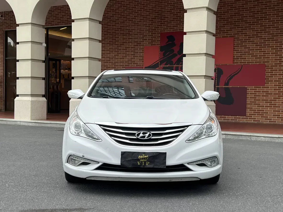 Hyundai sonata eight