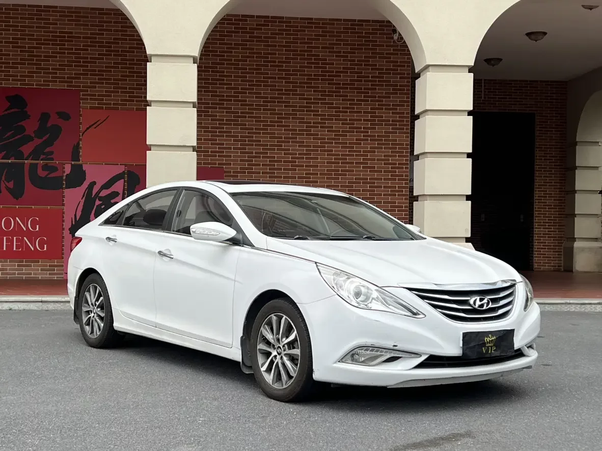 Hyundai sonata eight