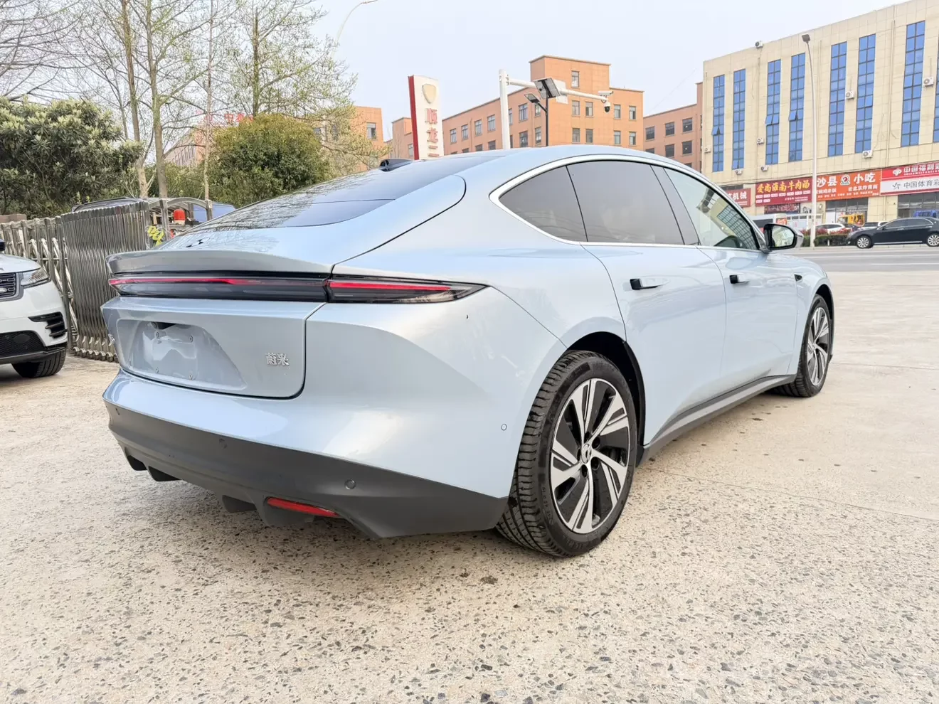 NIO ET5