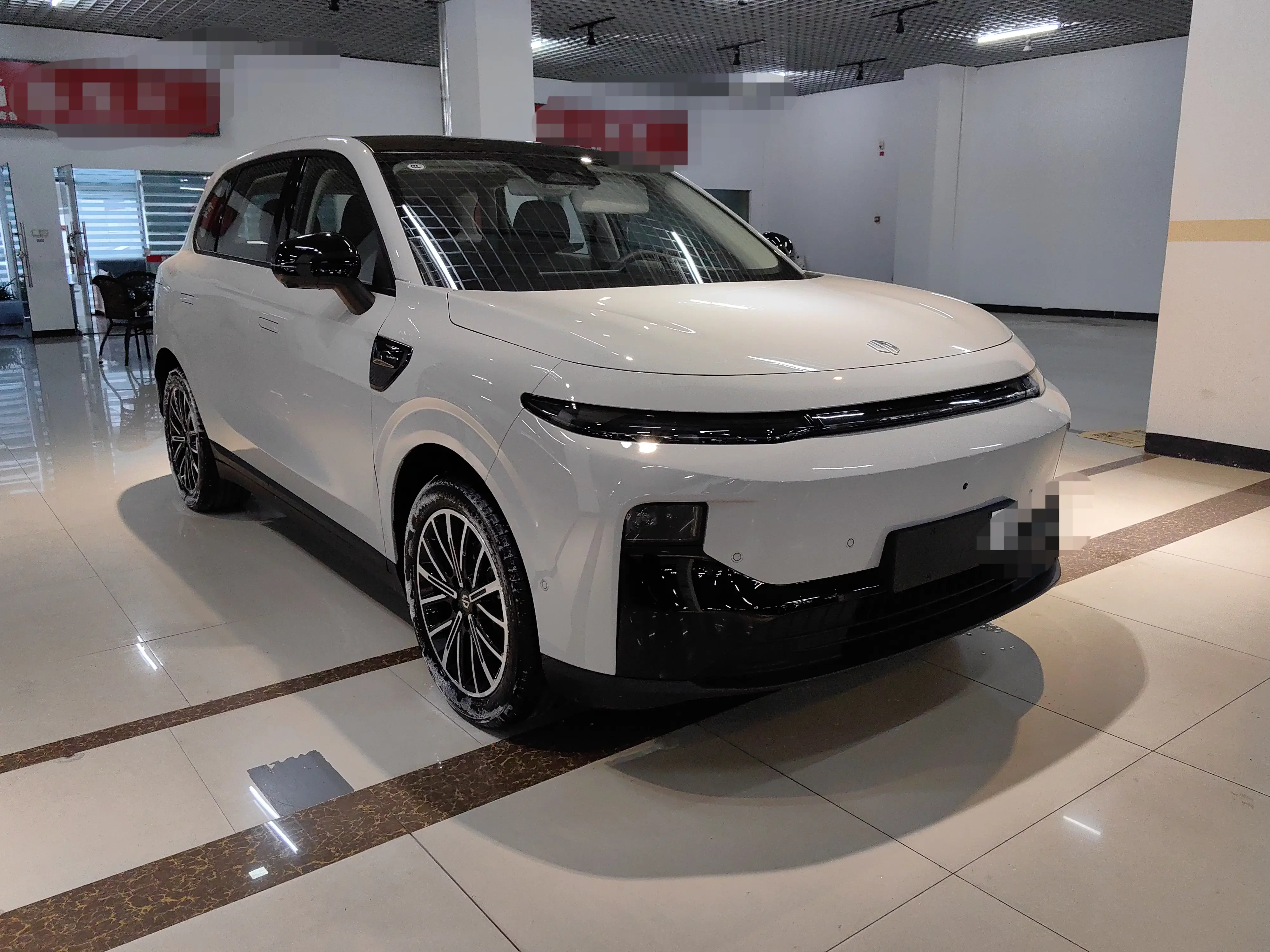 Leapmotor B10