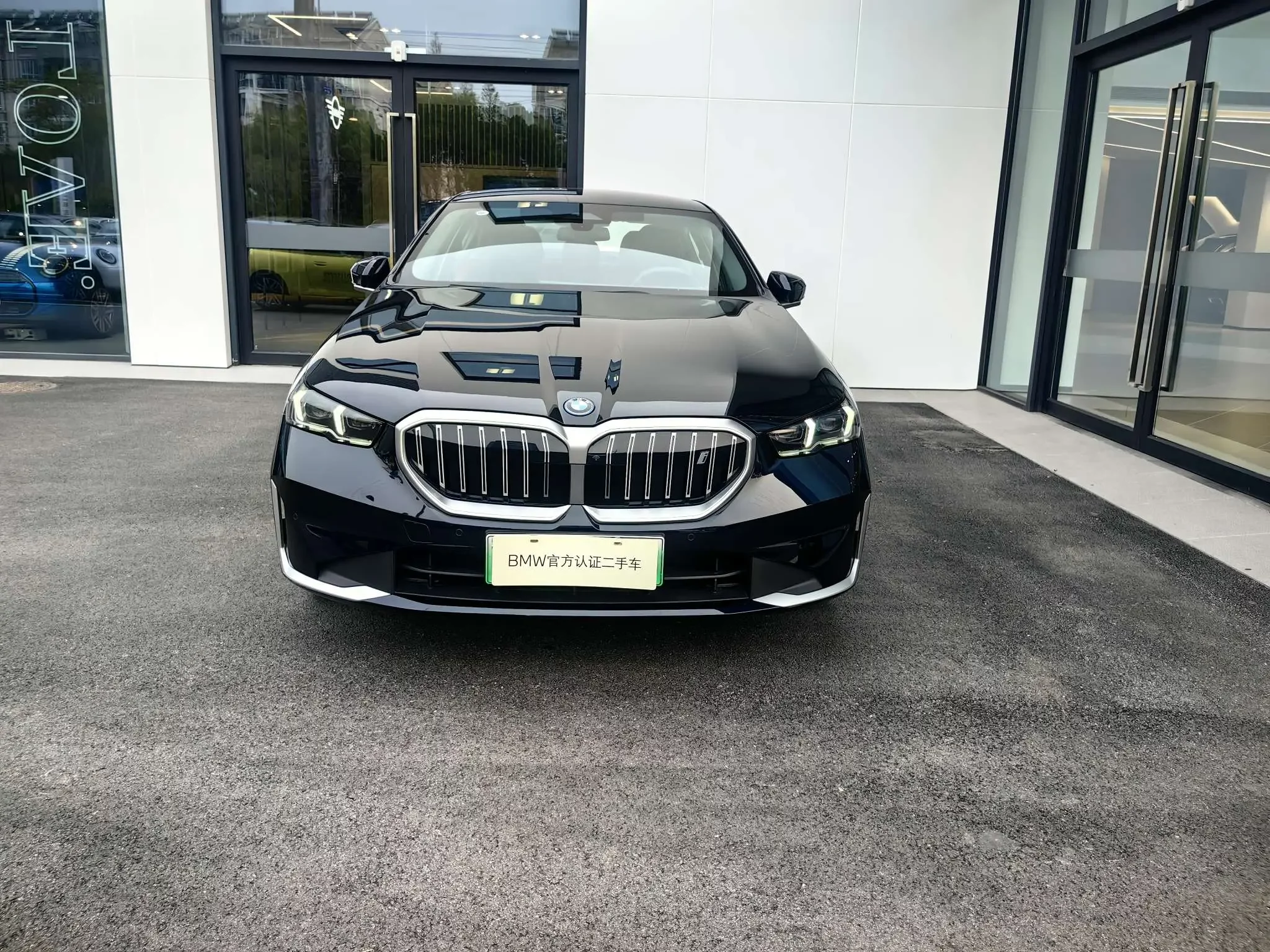 BMW i5