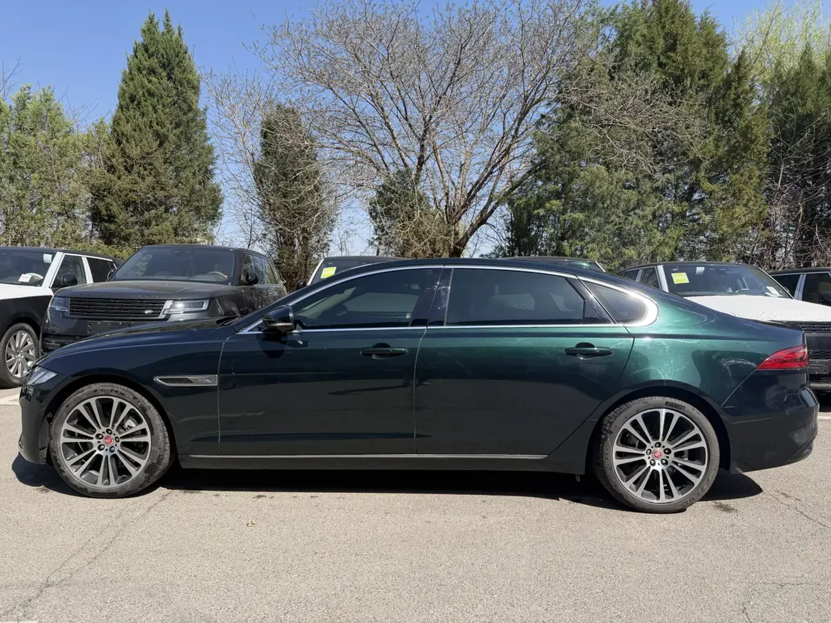 Jaguar XFL