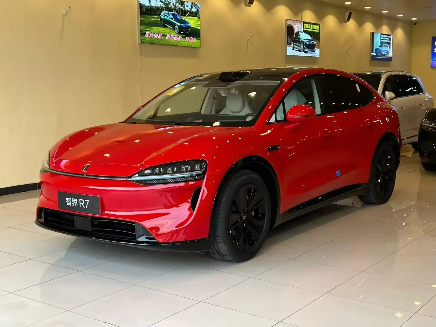 Luxeed Zhijie R7