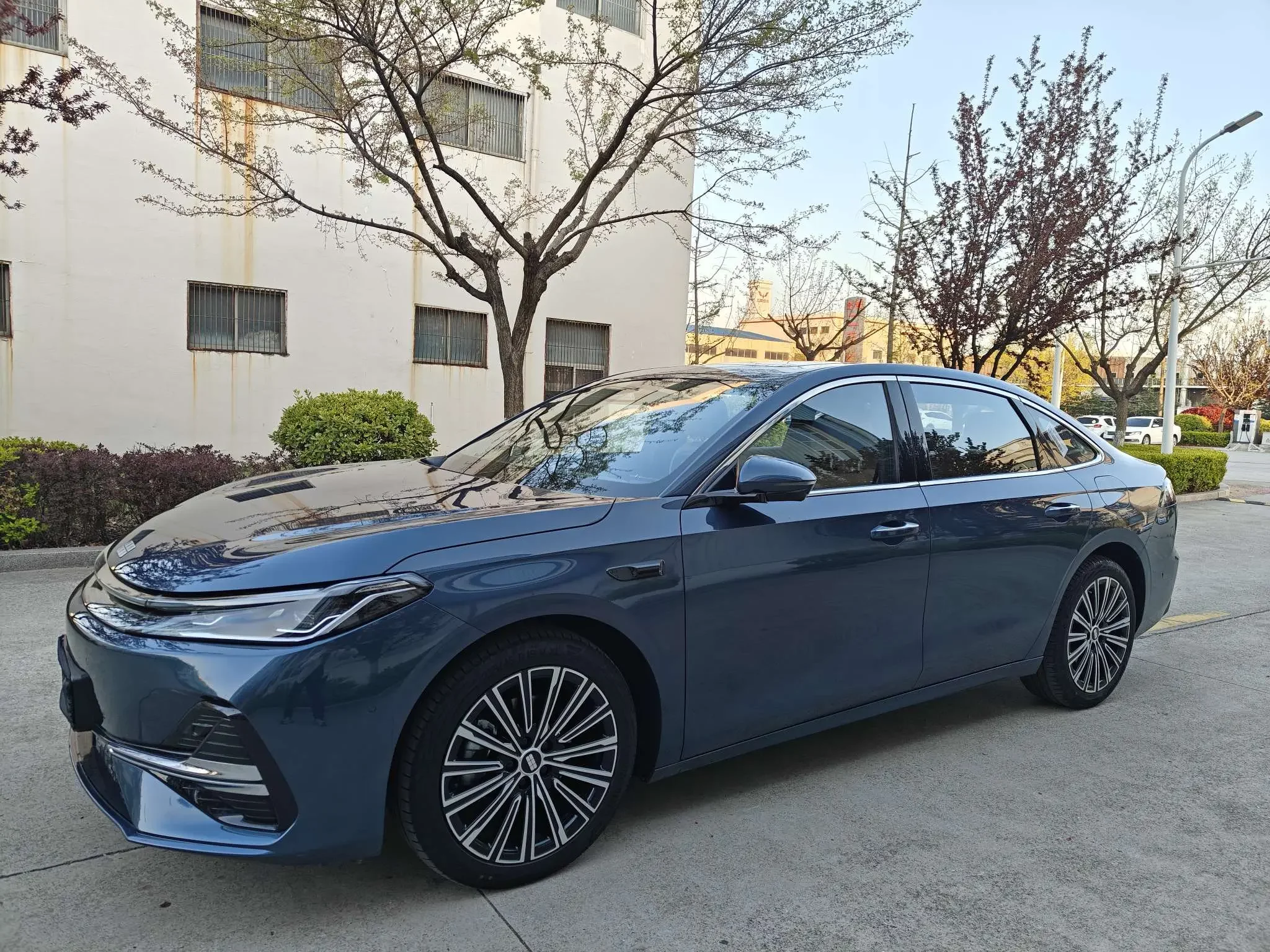Geely Galaxy A7 EM