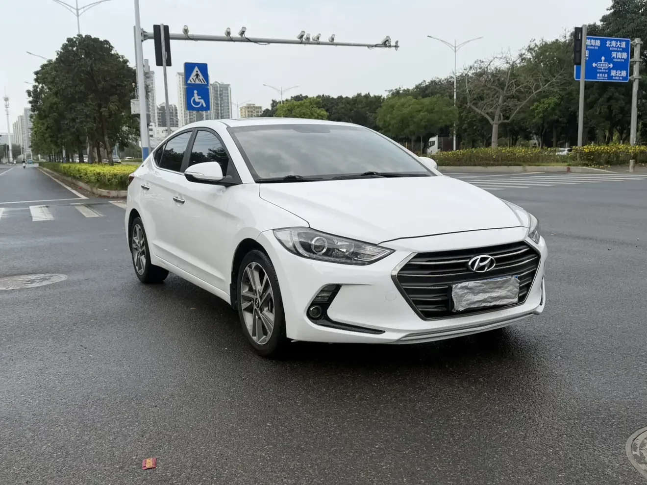 Hyundai lead