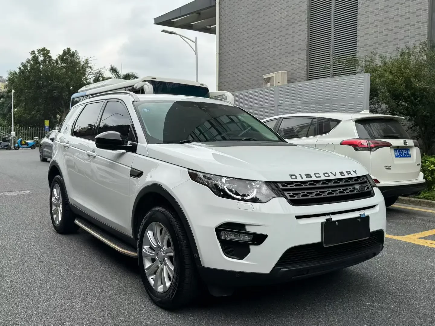 Land Rover Discover the magic
