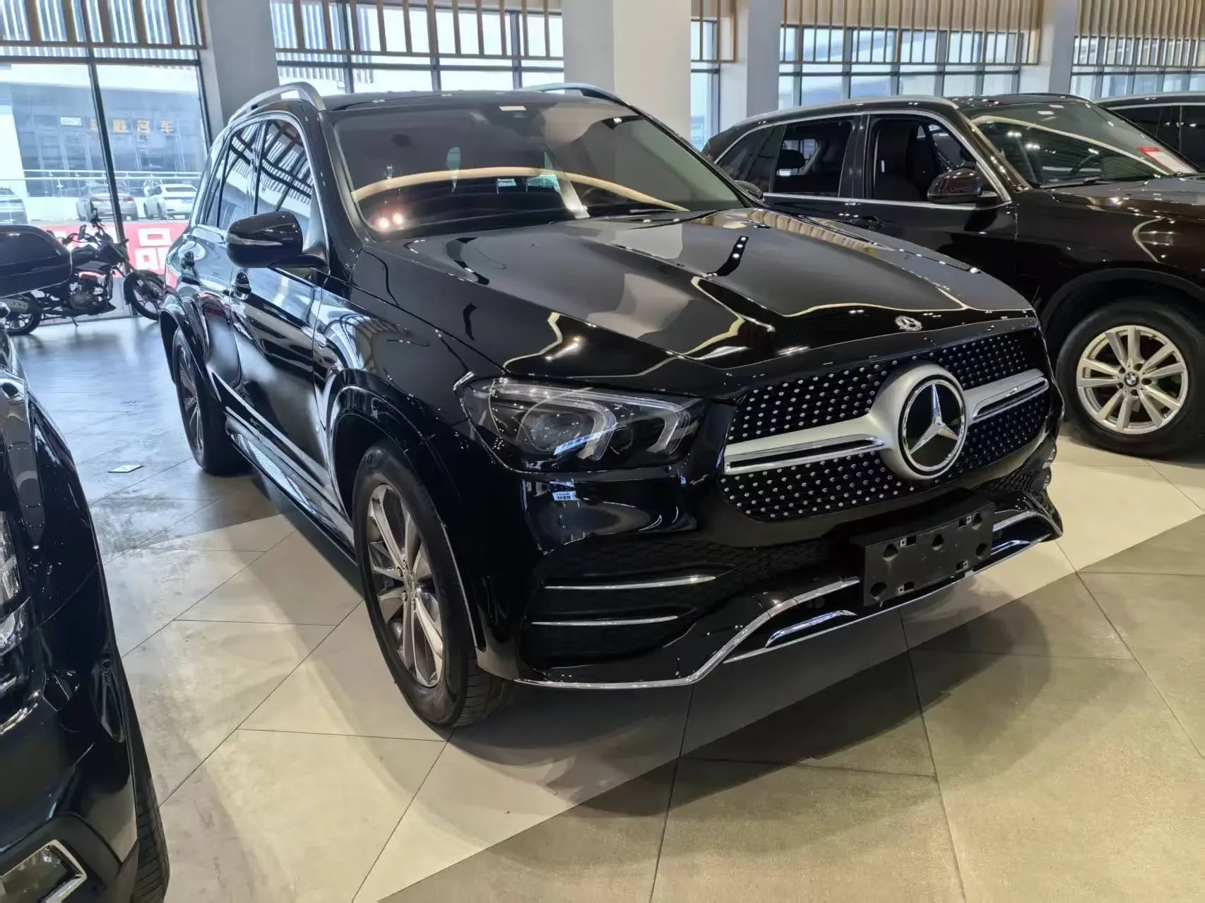 Mercedes-Benz GLE (Imported)