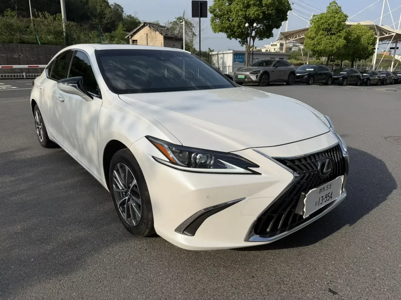 Lexus ES